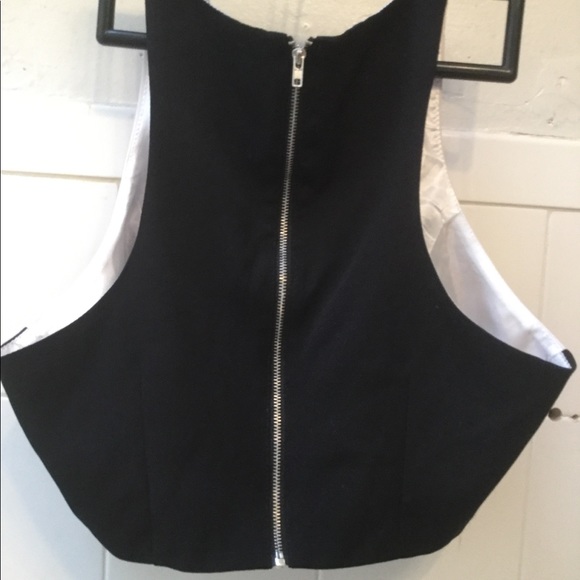 Crop top - Picture 2 of 3